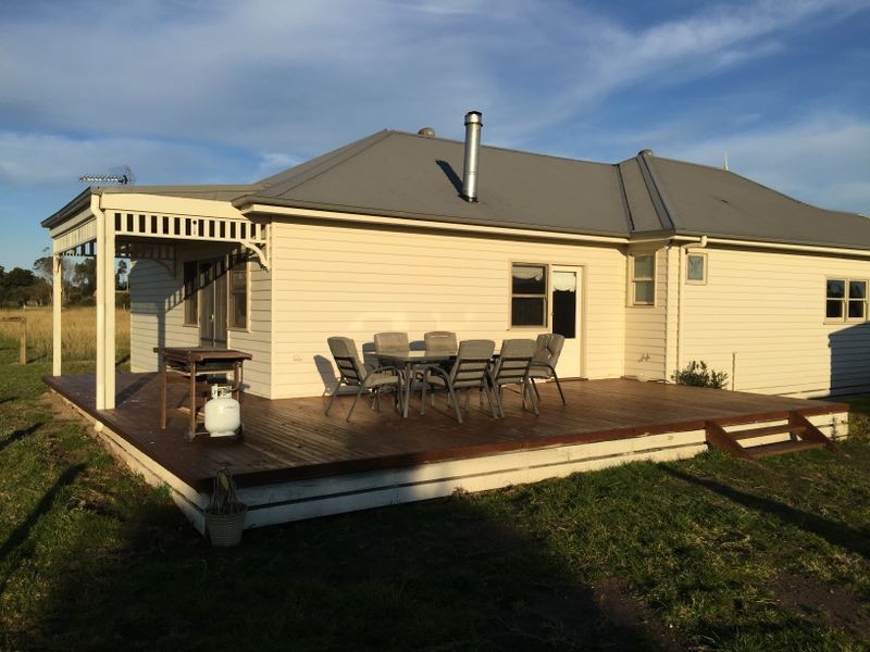 10 Falcon Grove, Metung VIC 3904