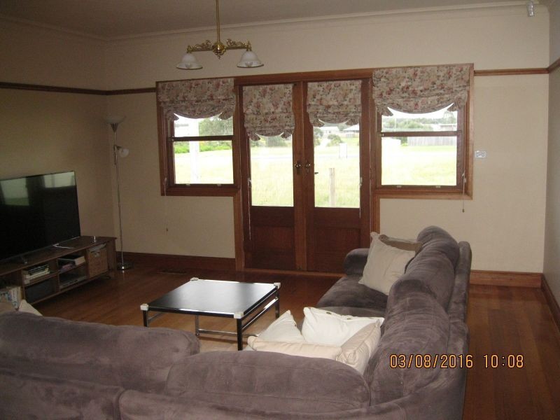 10 Falcon Grove, Metung VIC 3904