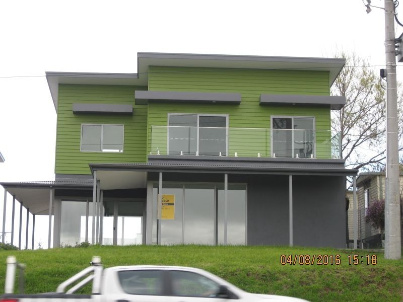 2/4 Swan Street, Swan Reach VIC 3903