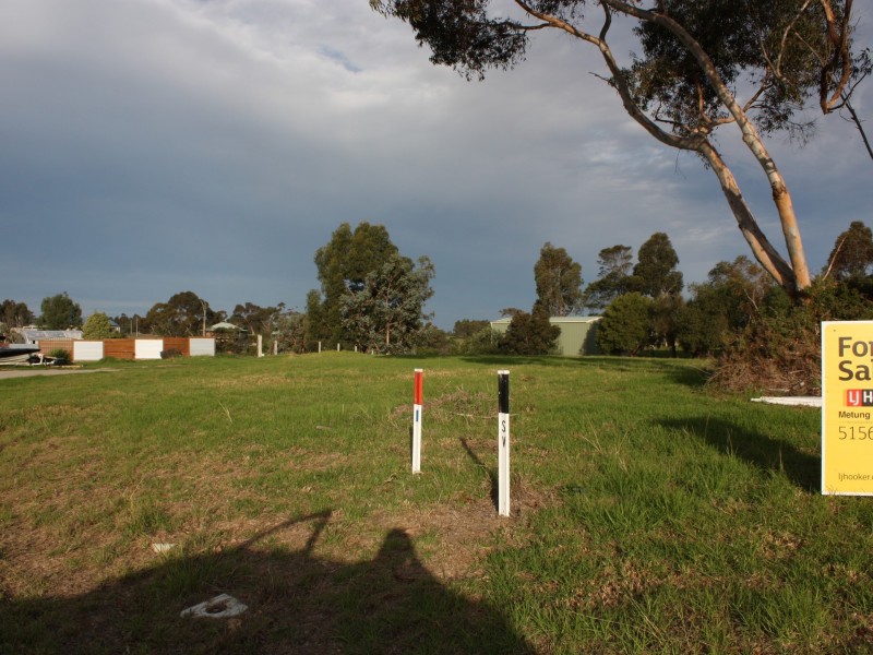 2 Louise Crt, Metung VIC 3904