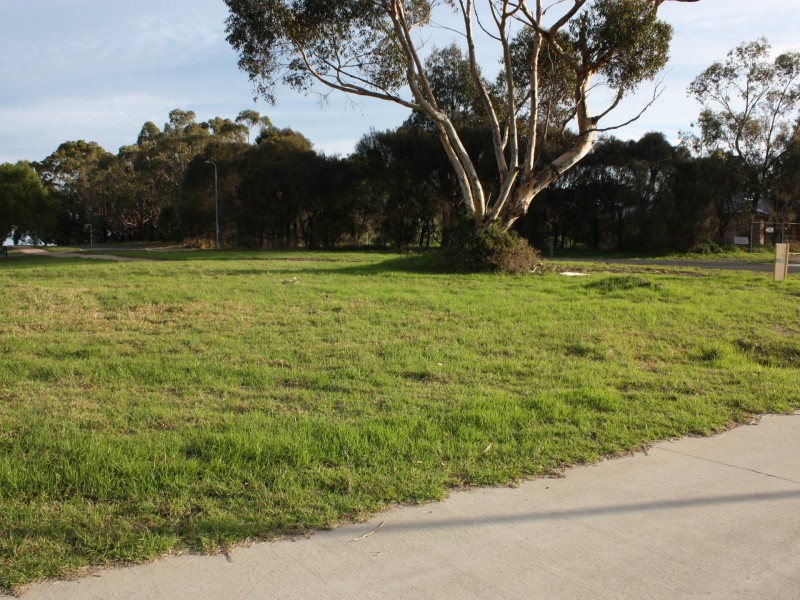 2 Louise Crt, Metung VIC 3904