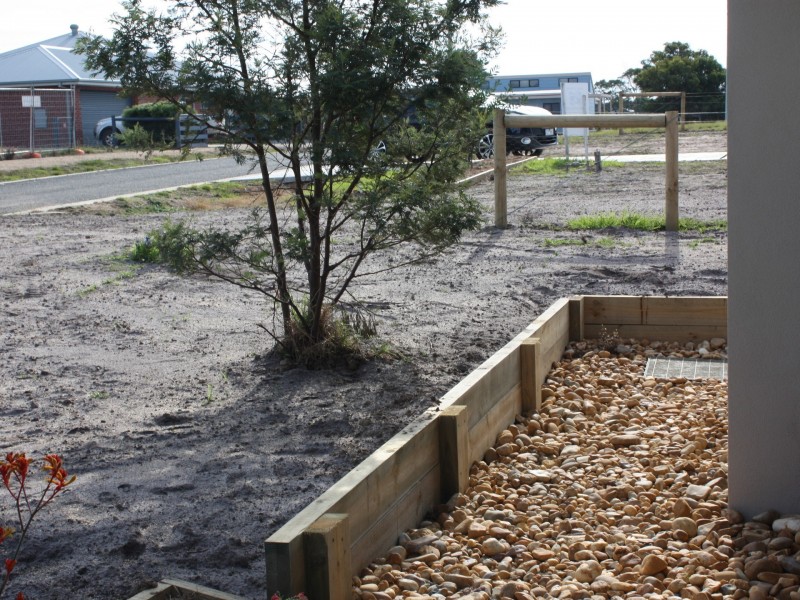 2/4 Swan Street, Swan Reach VIC 3903