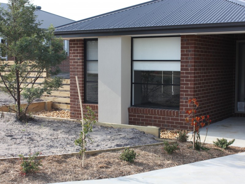 2/4 Swan Street, Swan Reach VIC 3903