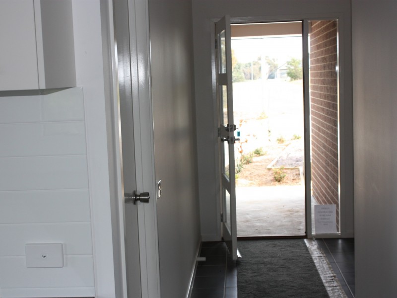 2/4 Swan Street, Swan Reach VIC 3903