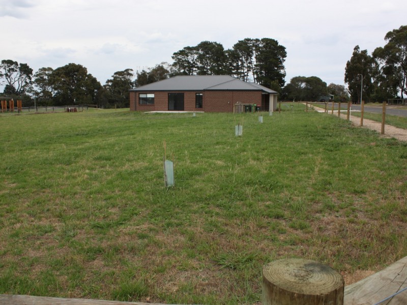 1 Sybil Street, Metung VIC 3904