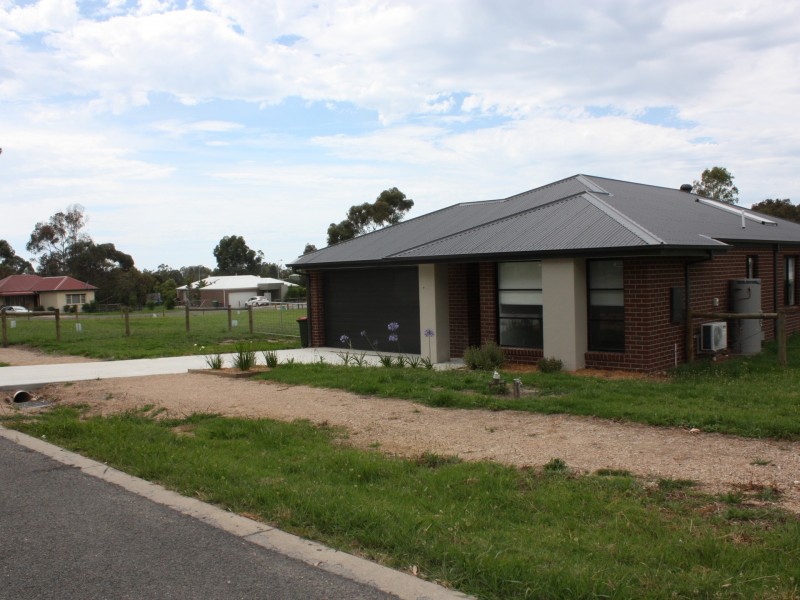 1 Sybil Street, Metung VIC 3904