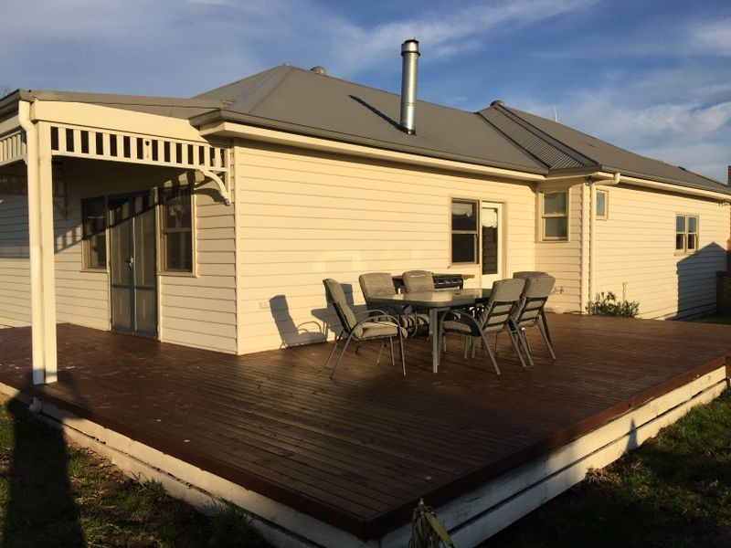 10 Falcon Grove, Metung VIC 3904
