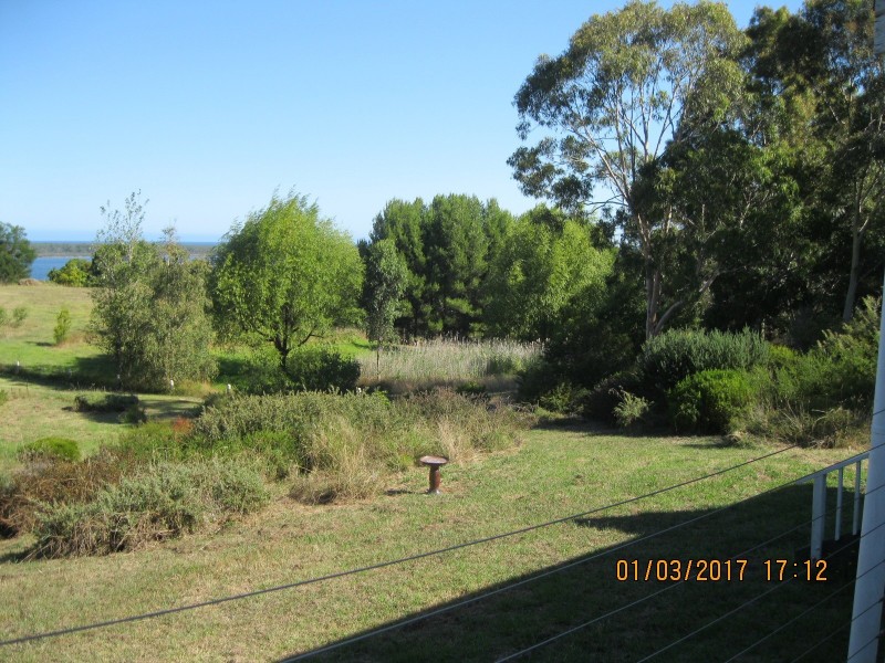 36 Lakeshore Drive, Nungurner VIC 3909