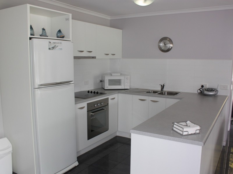 Unit 1/2-18 Nicholas Avenue, Metung VIC 3904