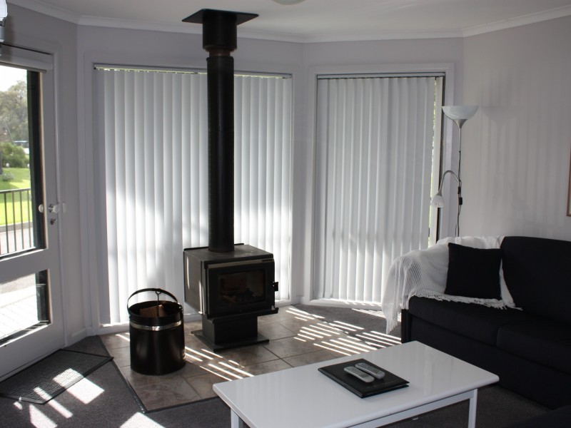 Unit 1/2-18 Nicholas Avenue, Metung VIC 3904