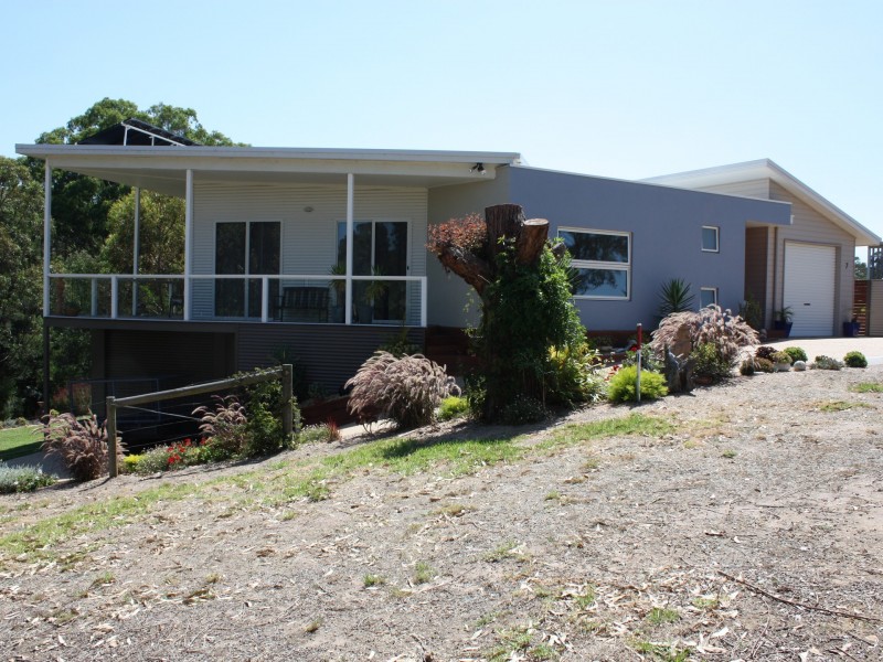 7 The Sanctuary, Metung VIC 3904