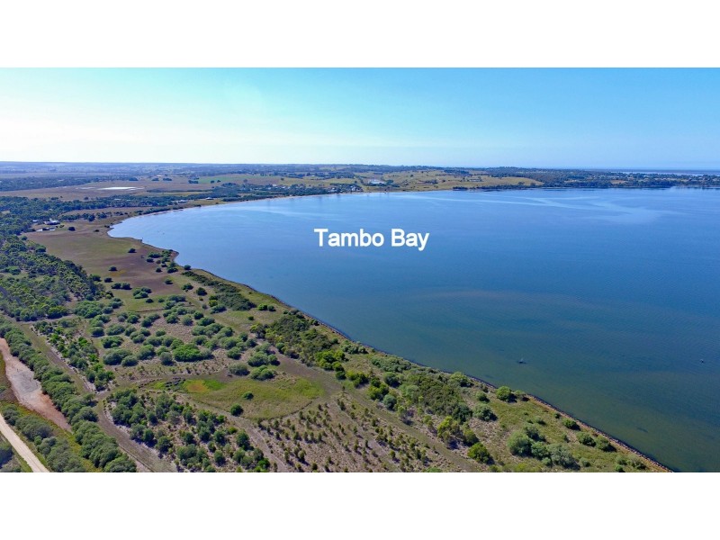 32 Tambo Blvd, Metung VIC 3904