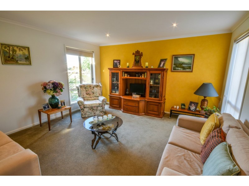 32 Tambo Blvd, Metung VIC 3904