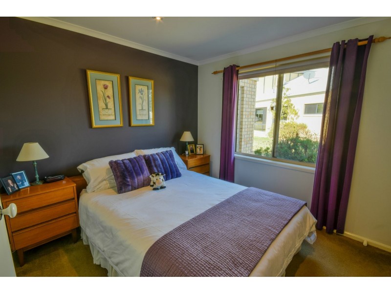 32 Tambo Blvd, Metung VIC 3904