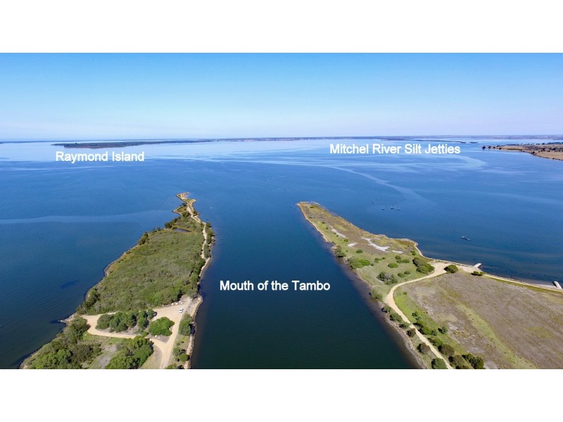 32 Tambo Blvd, Metung VIC 3904