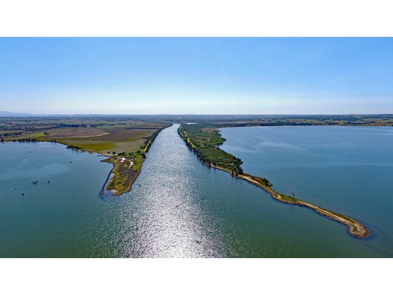 32 Tambo Blvd, Metung VIC 3904