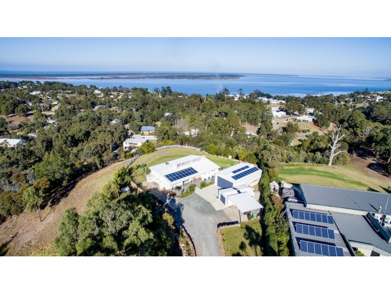 17 Highview Rise, Metung VIC 3904