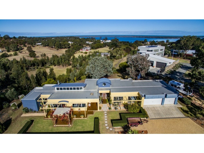 23 Kings Cove Blvd, Metung VIC 3904
