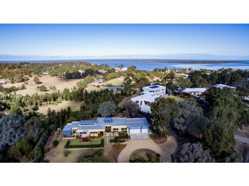 23 Kings Cove Blvd, Metung VIC 3904