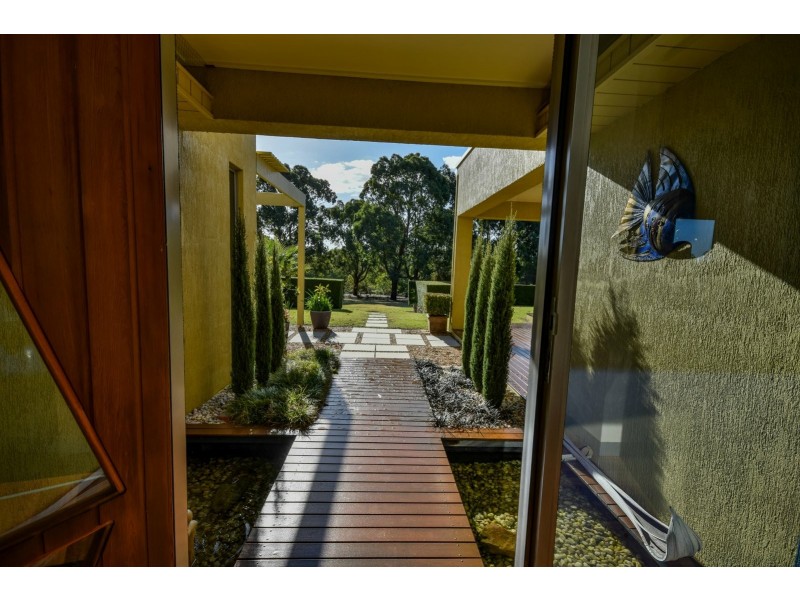 23 Kings Cove Blvd, Metung VIC 3904