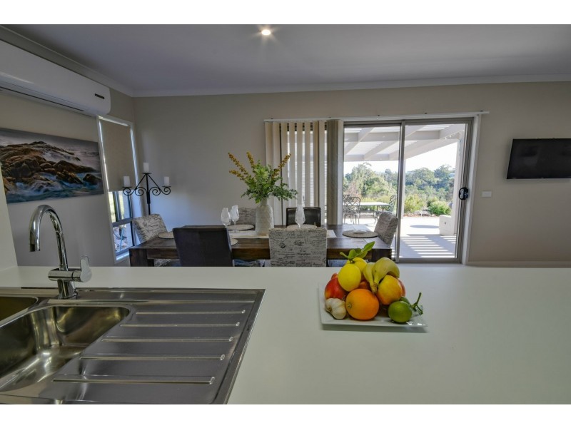 15 Magpie Ave, Metung VIC 3904