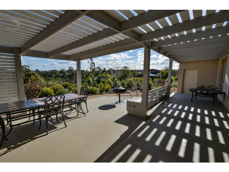 15 Magpie Ave, Metung VIC 3904