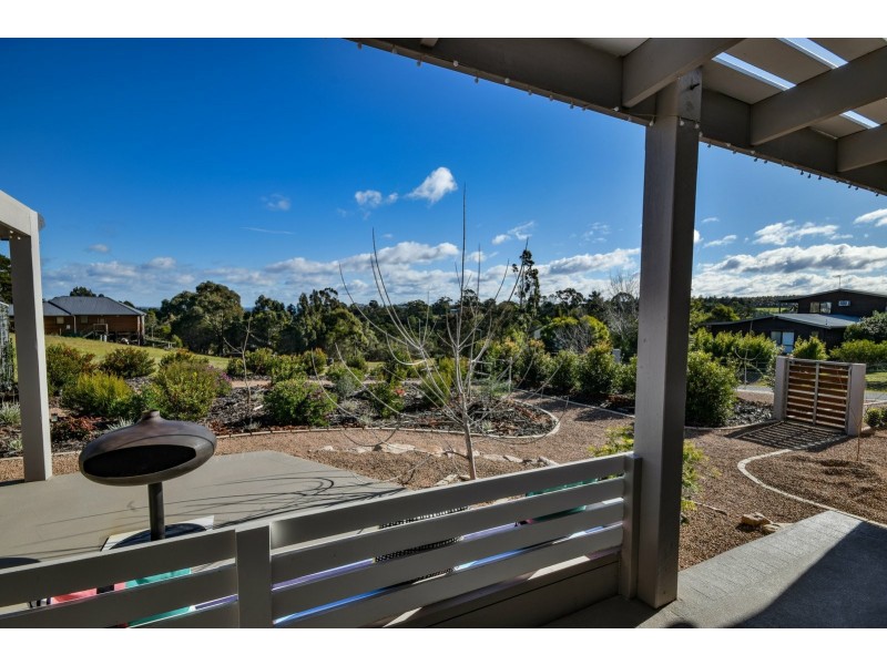 15 Magpie Ave, Metung VIC 3904