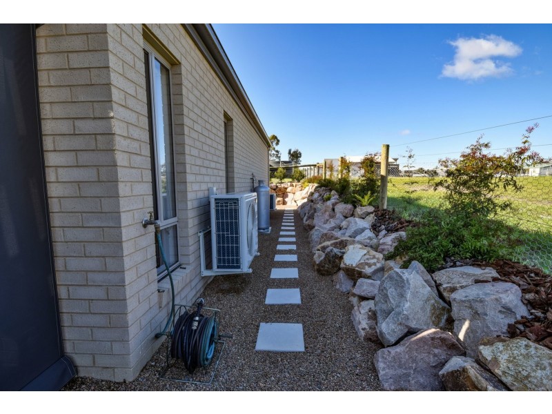 15 Magpie Ave, Metung VIC 3904