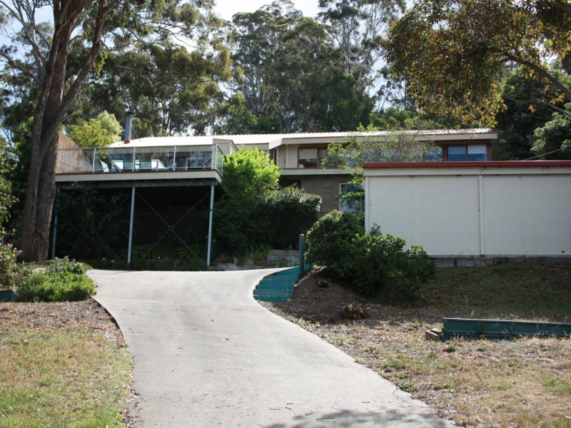 4 Bossie Crt, Metung VIC 3904
