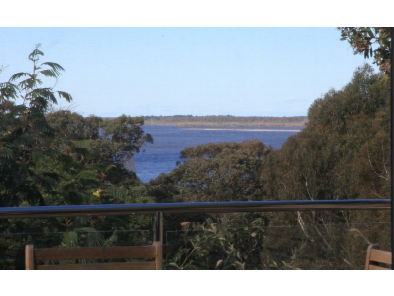 4 Bossie Crt, Metung VIC 3904
