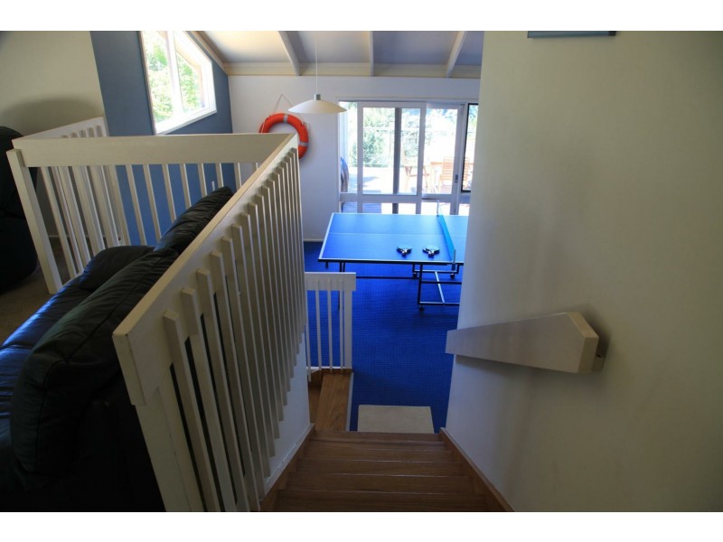 4 Bossie Crt, Metung VIC 3904