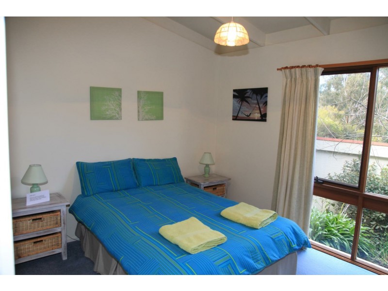4 Bossie Crt, Metung VIC 3904