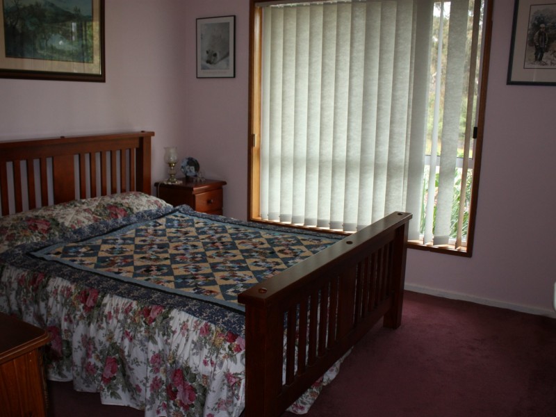 16 Fell Place, Metung VIC 3904