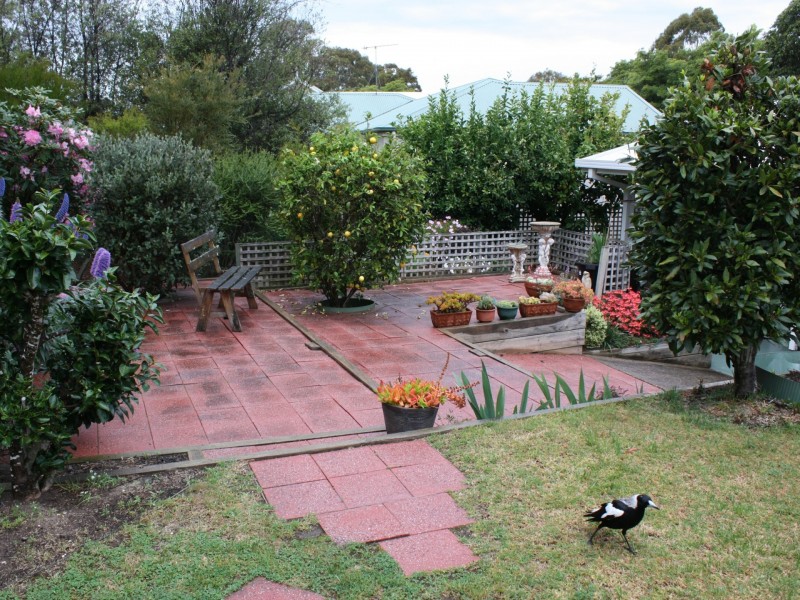 16 Fell Place, Metung VIC 3904