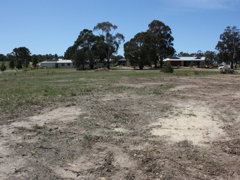 143 Kingscove Blvd, Metung VIC 3904