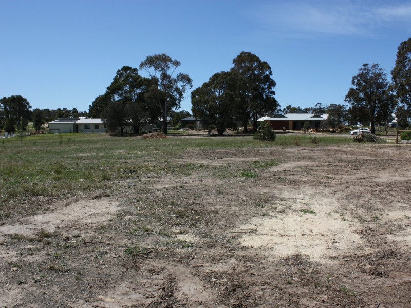 143 Kingscove Blvd, Metung VIC 3904