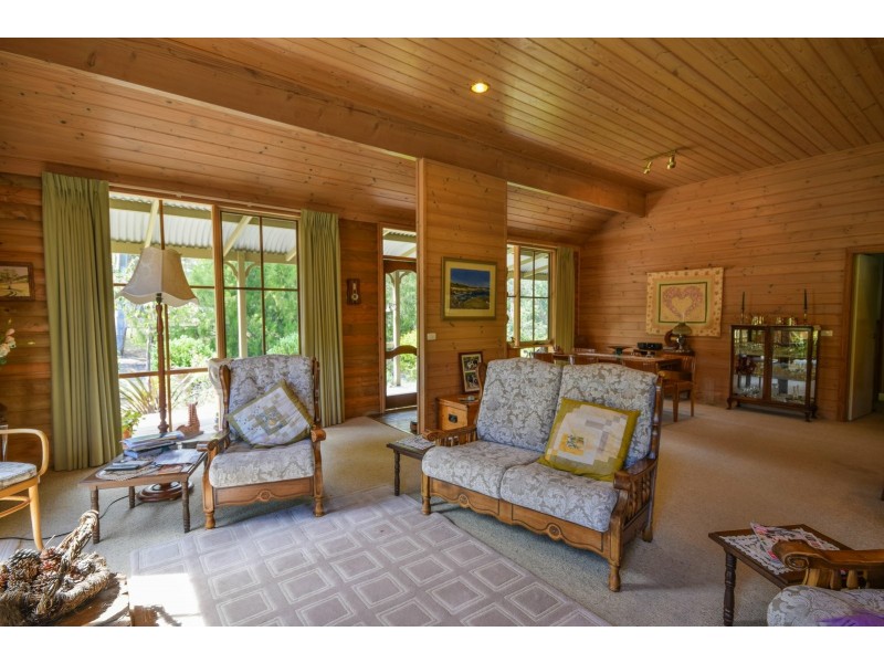 1 Kingscote Dve, Metung VIC 3904