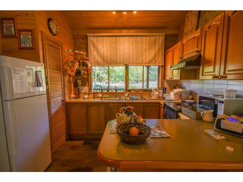 1 Kingscote Dve, Metung VIC 3904