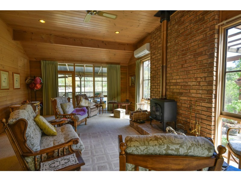 1 Kingscote Dve, Metung VIC 3904