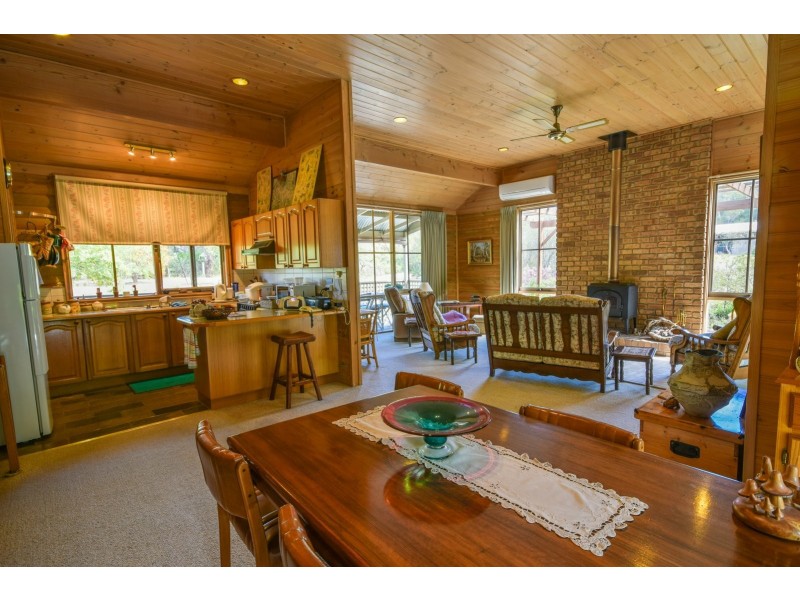 1 Kingscote Dve, Metung VIC 3904