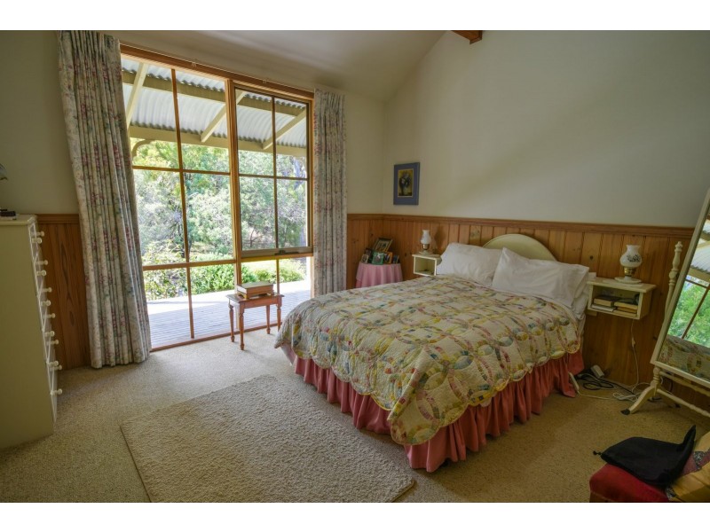 1 Kingscote Dve, Metung VIC 3904