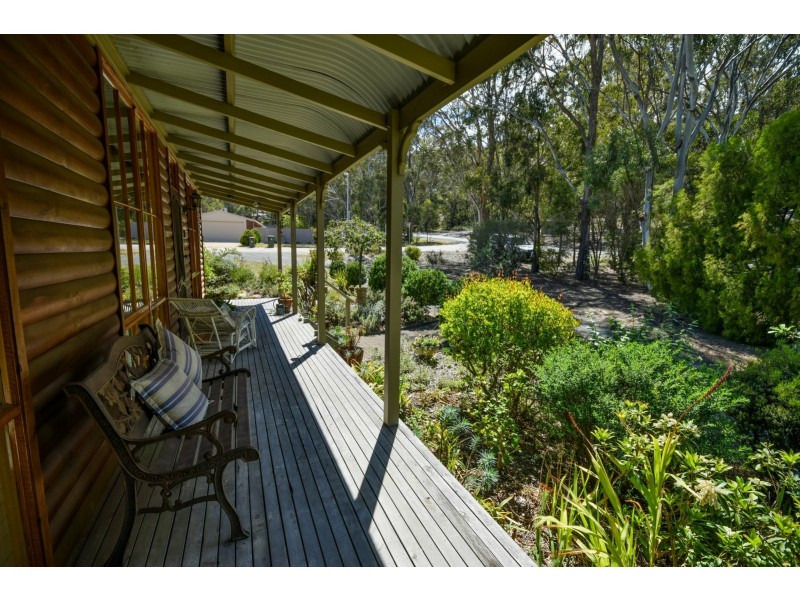 1 Kingscote Dve, Metung VIC 3904