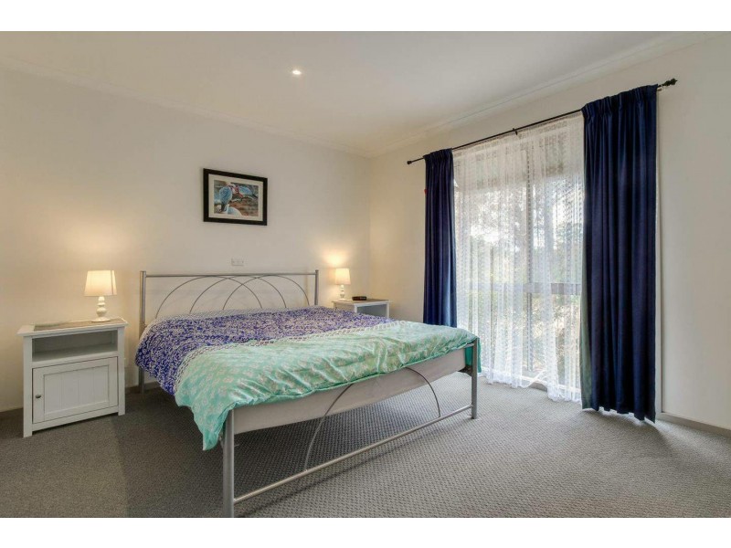 5 Wood Street, Metung VIC 3904