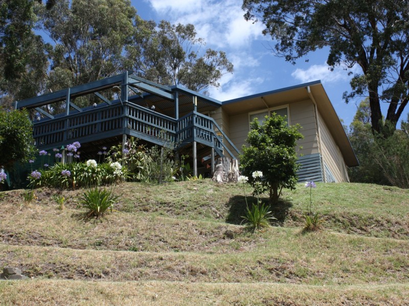 16 Wood St, Metung VIC 3904