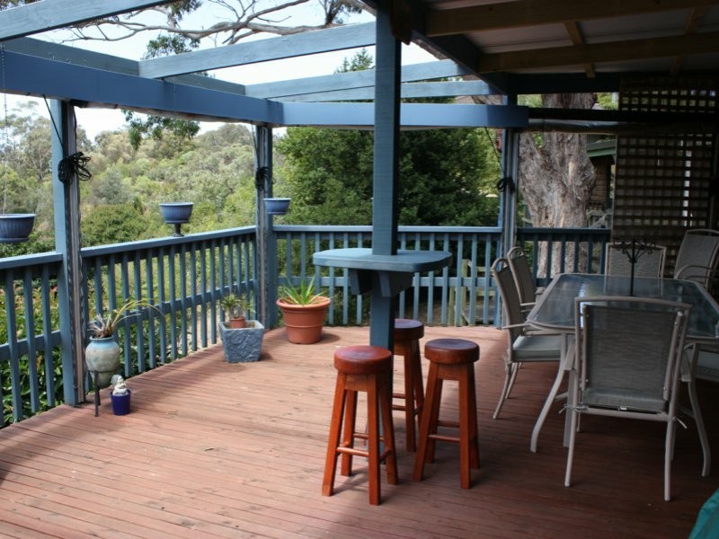 16 Wood Street, Metung VIC 3904