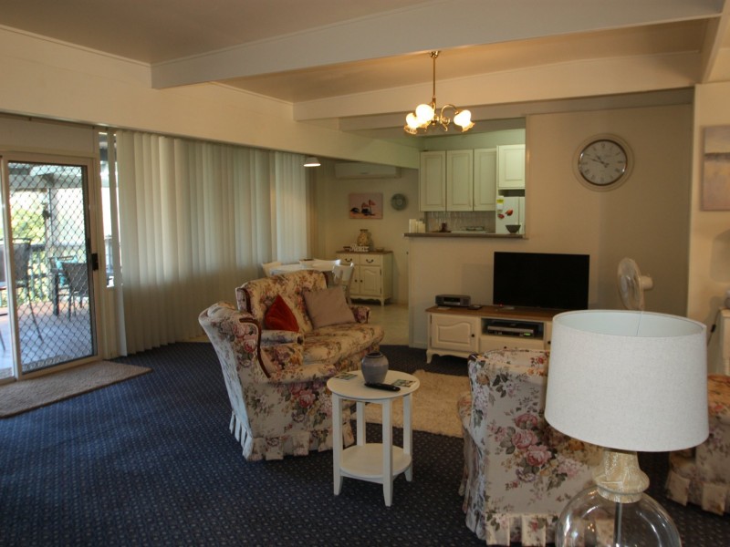16 Wood Street, Metung VIC 3904