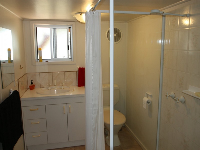 16 Wood Street, Metung VIC 3904
