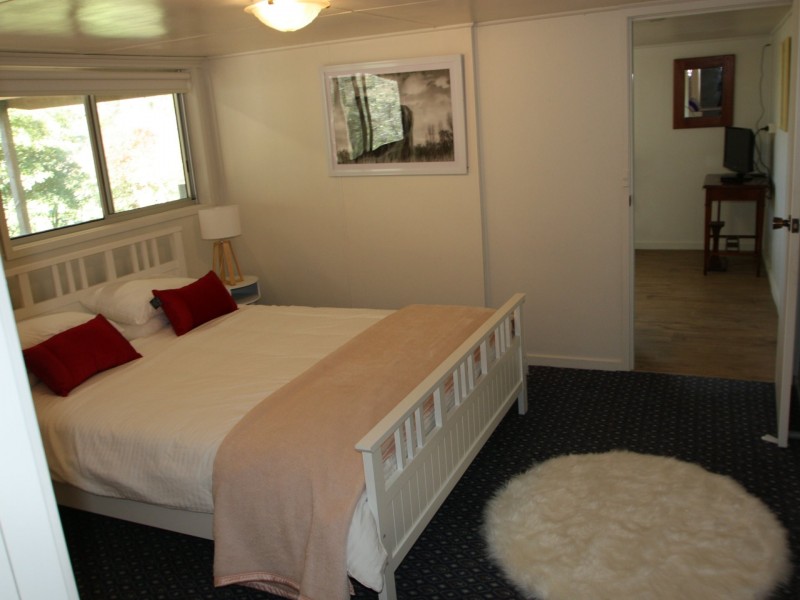 16 Wood Street, Metung VIC 3904
