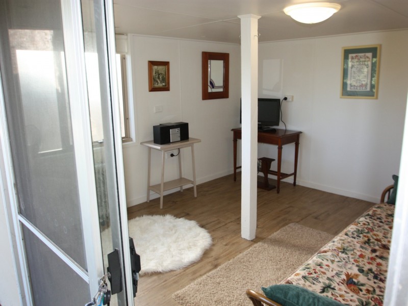 16 Wood Street, Metung VIC 3904