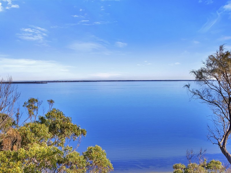 8 Lands End Grove, Metung VIC 3904